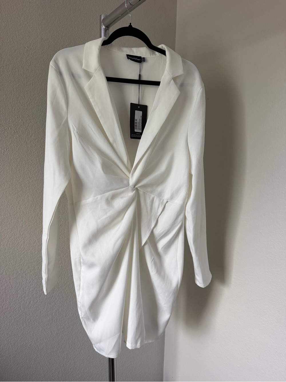 PrettyLittleThing White Twist-Front Dress
